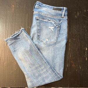 Buckle Black Fit No. 53 Distressed Light Blue Jeans sz30